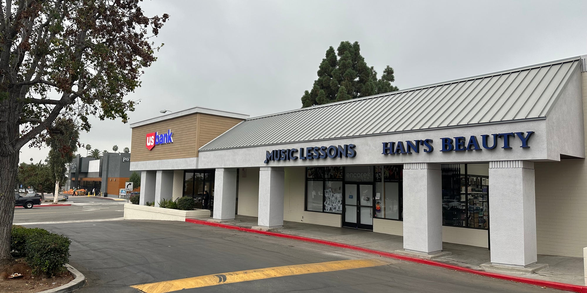 Image of the front of Han's Beauty Stor South Pasadena location